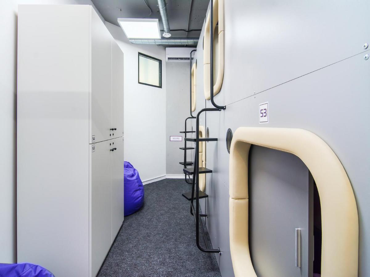 Av-1 Capsule Hotel Kiev Esterno foto